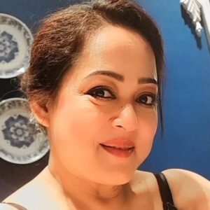 Aparajita Auddy Instagram - তুমি আচমকা মেঘ, 
বুকের ভেতর ওলোটপালোট, 
তুমি জোনাক জ্বালাও, 
এবার সাঁঝের গল্প হোক