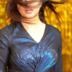 Arshi Khan Instagram - Adab se jhuk jana hamari fitrat me tha ae KHUDA hum kya jhuke log khuda ho gaye 👩‍⚖️ #you #arshi #arshikhan #reels #reelsinstagram #reelsvideo #reelitfeelit