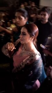 Arshi Khan Instagram - Inna SUKUN ❤️ #arshi #arshikhan #reels #reelsinstagram #reelsvideo #reelitfeelit