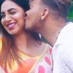 Arshi Khan Instagram - Where you want me to kiss next 💋😘? @arshikofficial . #feelitreelit #feelkaroreelkaro #trending #arshan #arshikhan #eshanmasih