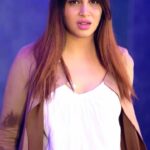 Arshi Khan Instagram - Whhhhatt the F***🤦🏻‍♀️ @eshanmasihchrist 🙄 . @amanbadola4953 . #feelitreelit #feelkaroreelkaro #trending #arshikhan #arshan #arshi #eshanmasihchrist . Location @byou
