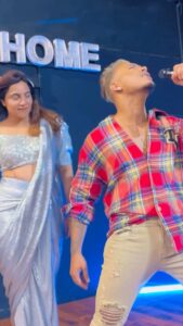 Arshi Khan Instagram - Aaaaahhhhh 🤨 
@arshikofficial 
.
#feelitreelit #feelkaroreelkaro #trendingreels
