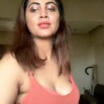 Arshi Khan Instagram - Kabhi kabhi samjh nahi aata karna kya hai 😂😂😂 #arshikhan #arshi #sherukrishnagoni