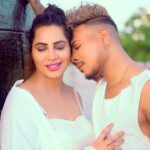 Arshi Khan Instagram - Pyaar aaa gya 🙈😍 @arshikofficial . #feelitreelit #feelkaroreelkaro #trendingreels #arshikhan #arshan #eshanmasih