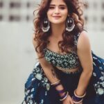 Arti Singh Instagram - Udi udi Clicked by @iam_kunalverma Hair by @anjalichaudhary9876 Make up by @makeupbynidhidesai Styledby: @stylebysugandhasood name: @ranasjaipur X @entertainmenttleo9