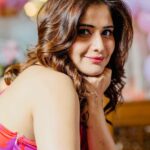 Arti Singh Instagram - You are worthy . You know what u deserve . Don’t settle ❤️ life is beautiful 🤩 love yourself 💋