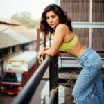 Asha Negi Instagram - Thinking of a cute pickup line..👀 Still thinking 🥹 . @bharat_rawail @savlambaa @makeup_by_nainaa