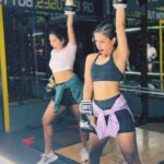 Asha Negi Instagram - Mid workout चुल !! #instareels #reelitfeelit #djvaleybabu #justforfun #dancelove #dancereels #okbye Shot by @rohityson_
