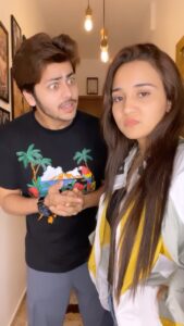 Ashi Singh Instagram - Itna GUSSA kyu @i_ashisinghh 😂
.
.
.
#abhisheknigam #ashisingh #abhisheknigamfam