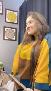 Ashi Singh Instagram - Do you wanna be mine ? ♥️
.
#ashisingh #ashisinghreels #transition #transitionvideo #transitionreels #seaside