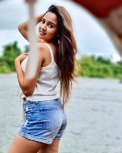 Ashi Singh Instagram - Is it too early to post this 😋
.
#ashisingh