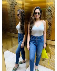 Avantika Khatri Instagram - आप सामने हो और हम हद मे रहें,
मोहब्बत में कोई इतना भी शरीफ़ नहीं होता ! ❤️🔥
.
#KudiAK #AK #homesweethome #humbleabode #loves #hindi #urdupoetry #shayarilover #lovemyself #advocator #of #selflove #avantika #khattri #filmmaker #mumbai #pune #india #bollywoodactress #producer #actress #filmdirector #filmmaker #celebrity #pictures #avantikakhattrilatestpics #avantikakhattri @directors_visions @avantikakhattri