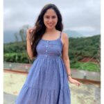 Avantika Khatri Instagram - Travelling doesn’t essentially mean you go miles away. There’s a lot to explore close by. Still round the corner, there may wait a new road or a secret gate. और हाँ इस World Tourism Day pe travel करना तो बनता है । A Very Happy World Tourism Day 2021 folks 😀 . #KudiAK #Limitless #Infinite #WorldTourismDay #worldtourismday2021 #life #gratitude #mountains #rains #loverains #india #beautifuldays #umbrella #travel #summervibes #quotes #travelislife #exotic #happiness #mountainscape #hotcelebs #photooftheday #avantika #khattri #filmmaker #bollywoodactress #producer #celebrity #avantikakhattrilatestpics #avantikakhattri @directors_visions @avantikakhattri