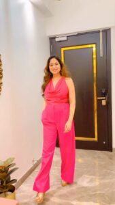 Avantika Khatri Instagram - How about this being my INTRODUCTION VIDEO for a change… instead of the ever-so-prevalent-boring one? 😁 
BTW - This is AVANTIKA KHATTRI
Height - 5ft.6” n half inches
And.. THESE-ARE-MY-PROFILES ! 😉

#KudiAK #AK #somefun #intro #avantika #khattri #filmmaker #india #mumbai #pune #producer #actress #filmdirector #filmmaker #celebrity #pictures #videos #avantikakhattri @directors_visions @avantikakhattri