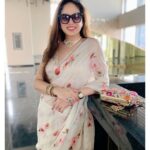 Avantika Khatri Instagram - It’s The Season To Sparkle ! ✨ . #KudiAK #AK #avantika #khattri #filmmaker #mumbai #pune #india #homesweethome #home #love #happynewyear #2023 #bollywoodactress #producer #actress #filmdirector #filmmaker #celebrity #avantikakhattrilatestpics #avantikakhattri @directors_visions @avantikakhattri Home Sweet Home