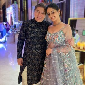 Ayesha Singh Instagram - Beautiful Evening❤️❣️..I so wish I had pictures with everyone:/.. with @siddharthbodkeofficial @mitaalinag @aisharma812 @bhatt_neil @iamyogendravikramsingh @mridulkumar_ @yashpandit_official @vihansometimes @snehabhawsarofficial @shaileshdatar