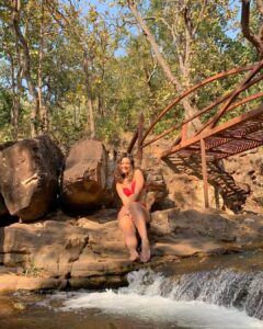 Benafsha Soonawalla Instagram - Ok guys HERE IS THE BIG REVEAL!

I’m hosting a show for @travelxptv !!
How cool is that 😩
So grateful and man this has to be one of the funnest things I’ve ever done!
Also, your girl is goin internationalll🥺

I’ll keep you posted okay? ❤️
Join me on this amazing experience
And this is the beginning of a lovely lovely thing! Yeeeehaw