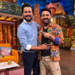 Bhuvan Bam Instagram - Aukaat ke bahar aa gaya hoon, The Kapil Sharma Show pe! Thank you @kapilsharma bhaiya for having me. 🥰♥️