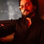 Bhuvan Bam Instagram - Hot, sophisticated ya swagger. Mauka ho jaisa. Fragrance milega bilkul vaisa. Only at The Man Company. #ad #GentlemanInYou