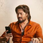 Bhuvan Bam Instagram - Game badal dega yeh vardaan, bas 6th January ka hai intezaar! #HotstarSpecials #TaazaKhabar mein - all episodes streaming from Jan 6th, only on @disneyplushotstar #TaazaKhabarOnHotstar #BhuvanBamOnHotstar @shriya.pilgaonkar @prathameshparab @devenbhojani.official @nitspits @atishanaik #JDChekravarthy @shilpashukla555 @rohitonweb @arvin.bhandari @himank.gaur @abbasdalal @hussain.dalal @remydalai @_greenshit_ @shivangiishrivastav @omkartamhan @musicalsaurabh @jarvisintune @payalbhatiamua @paritoshrsoni @tariqueumarkhan