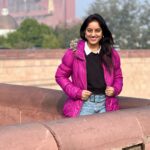 Deepika Singh Instagram - Hello! Lucknow ✨ I’m at this famous spot by the river, enjoying the cold chills and bright day here!!! #piccredit @raajesh.shandilya #lucknow #eventdiaries #winter #deepikasingh Gomti River Front