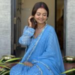 Devoleena Bhattacharjee Instagram - 💙🧿🥰 . . @everbloomindia @oakpinionpr #devoleena #gratitude #newlife Bangalore, India