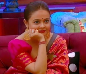 Devoleena Bhattacharjee Instagram - Sunday thoughts ... 🤔 💭 Kya kare kya na kare yeh kaisi mushkil Haye ....... #devoleena #devoleenabhattcharjee #makhela_chador #omggirl #bb15 #biggboss15 #devosquad @colorstv @voot