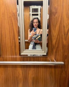Dipannita Sharma Instagram - Mandatory 🤳& more … 

#travelmoments #travelandme #elevator #restroom