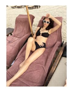 Dipannita Sharma Instagram - ☀️🏖♥️

#forever #happyholidays #uae