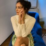 Dipannita Sharma Instagram - Change within is good . Accept . Grow. Continue . 💙 @krishkhatriofficial @shikharphotographer @akankshagg #bts #nofilter #shoot