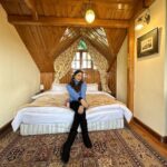 Disha Parmar Instagram - Pretty as it can get! 💙 . . @stayvista_official @nau.nabh.lodge Shimla - शिमला