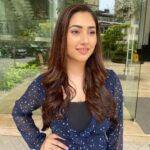 Disha Parmar Instagram - Cute- ish! 🐱 . . Makeup - @ansarisharfuddin Hair - @suvarna_hair_stylist Styling - @stylebyriyajn Outfit - @lykkeinofficial