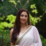 Disha Parmar Instagram - चाँदनी 🌙✨ . . 📸 @iam_rajinamdar