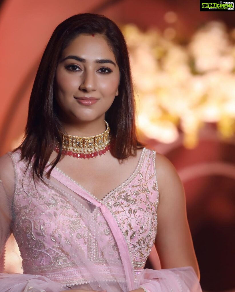 Actress Disha Parmar HD Photos and Wallpapers July 2022 - Gethu Cinema