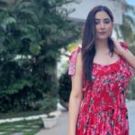 Disha Parmar Instagram - Just Keep Walking. 📸 @iam_rajinamdar