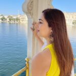 Disha Parmar Instagram - Freshly outta ‘Sarsoo ka khet’ Vibe! ✌🏻🤣 #wandrer Taj Lake Palace, Udaipur, India
