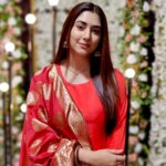 Disha Parmar Instagram - Her. 📸 - @iaanchalkhurana & @alefiakapadia 🖤 #badeacchelagtehain2 #priya