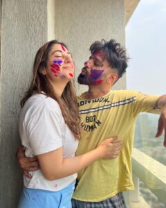 Disha Parmar Instagram - Happy Holi from Me and my baby and my family to you , your babies and your family ❤️❤️🥳🥳