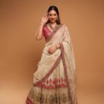 Disha Parmar Instagram - Desi Girl Forever! ☺️ Presenting @fablookmagazine calender shoot. Editor & Founder @milliarora7777 @ankkit.chadha2222 Styled by @milliarora7777 Outfit designer @jiviva_ Jewels @jewelartic Mua @makeupbytaneeshabansal Hair @amuthevar Shot by @shutterstrings
