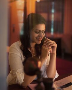 Divya Pillai Instagram - Take notes on your life. No lesson is worth learning twice.

📸 @raseem.ruwaiz
💄 @ashif_marakkar
📍 @oldharbourhotel
Coordinated by @reeltribe ❤️

#loveyourself #believe #success #love #smile #peace #positivevibes #music #happiness #photooftheday #photography #instadaily #instagood #instagram