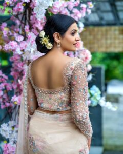 Divya Pillai Instagram - Bridal Outfit: @jeunemaree 🤍

MUA: @makeupartist_jyotibutola 🤍

Photography: @rejibhaskar_ 🤍

Video: @celestiamedia 
Editing: @ajitjess 

Decor: @st._martin_wedding_planners 
Bouquet: @azalea_wedding_gallery 

Venue: @town_not_far_away 

Concept &Styling: JeuneMaree Team

#bridalwear #bridalsarees #bridesofinstagram #bridesofindia #indianbride #beautiful #designersarees #fashionfashionphotography #fashiondesigner #fashionmodel #fashionista #designersarees #designerwear #kochi #jeunemaree #divyapillai #reelsoriginal #reels #reelsofinstagram #reelitfeelit #reelsindia #reelslovers #ınstagood