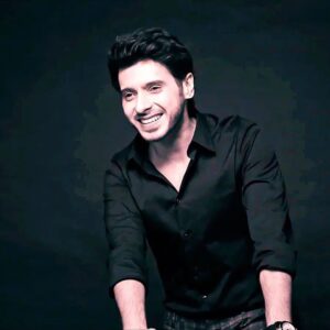 Divyenndu Instagram - S☺️M😊I🙂L☺️E😇

That’s all it takes! 

Don’t loose heart
Don’t Give Up!!!! 
  Ever!!

#oldpic #screengrab #memories