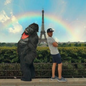 Divyenndu Instagram - Aaj bhi mujhe tumhare saath bitaayi har shaam yaad hai... An evening in Paris!

Also he never wore shoes!!

#TotoMainMain
#HelloCharlieOnPrime releasing 9th April