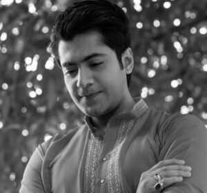 Gourab Roy Choudhary Instagram - মনের ওজন কমেছে ... 
বুদ্ধির ওজন বেড়েছে ... 

কাকে যে সাপোর্ট করি 😏