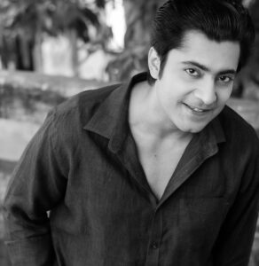 Gourab Roy Choudhary Instagram - আজকাল বুঝি ভাঙা আয়নাও জোড়া লাগে?!!!