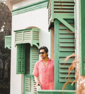 Gourab Roy Choudhary Instagram - happiness is not having to set an alarm for the next day….. ❤️❤️

Team .. WISEDUCK 

Wardrobe @jitsatyaofficial 

📸 @hashtag_piksography 

#kolkatadiaries #kolkataphotography #boshonto #boshontovibes #peace #spreadlove