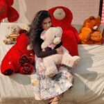 Gulki Joshi Instagram - Aren't they cute?????❤️❤️ . . #teddybear #love #shootmode