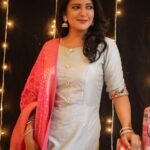 Gulki Joshi Instagram - A tinch of smile is a essential ingredient of life! . . #smile #spreadlove #fans 📸 @sidganeriphotography