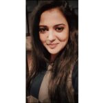 Gulki Joshi Instagram - मुस्कुराइए जनाब, आप लखनऊ में हैं!😂😂 . . . #randompics #moodoftheday #wednesdayvibes #smile #energyisfull