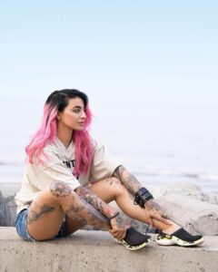Gurbani Judge Instagram - Sporty, stylish, comfortable and chic. The new Literide 360 is just what I need to level up 
my game🔥

Available at @crocsindia online and offline stores.

#Crocs #Literide360 

 💁🏻‍♀️ @amitthakur_hair 
💄 @mehrasilky 
📷 @imrankhans24